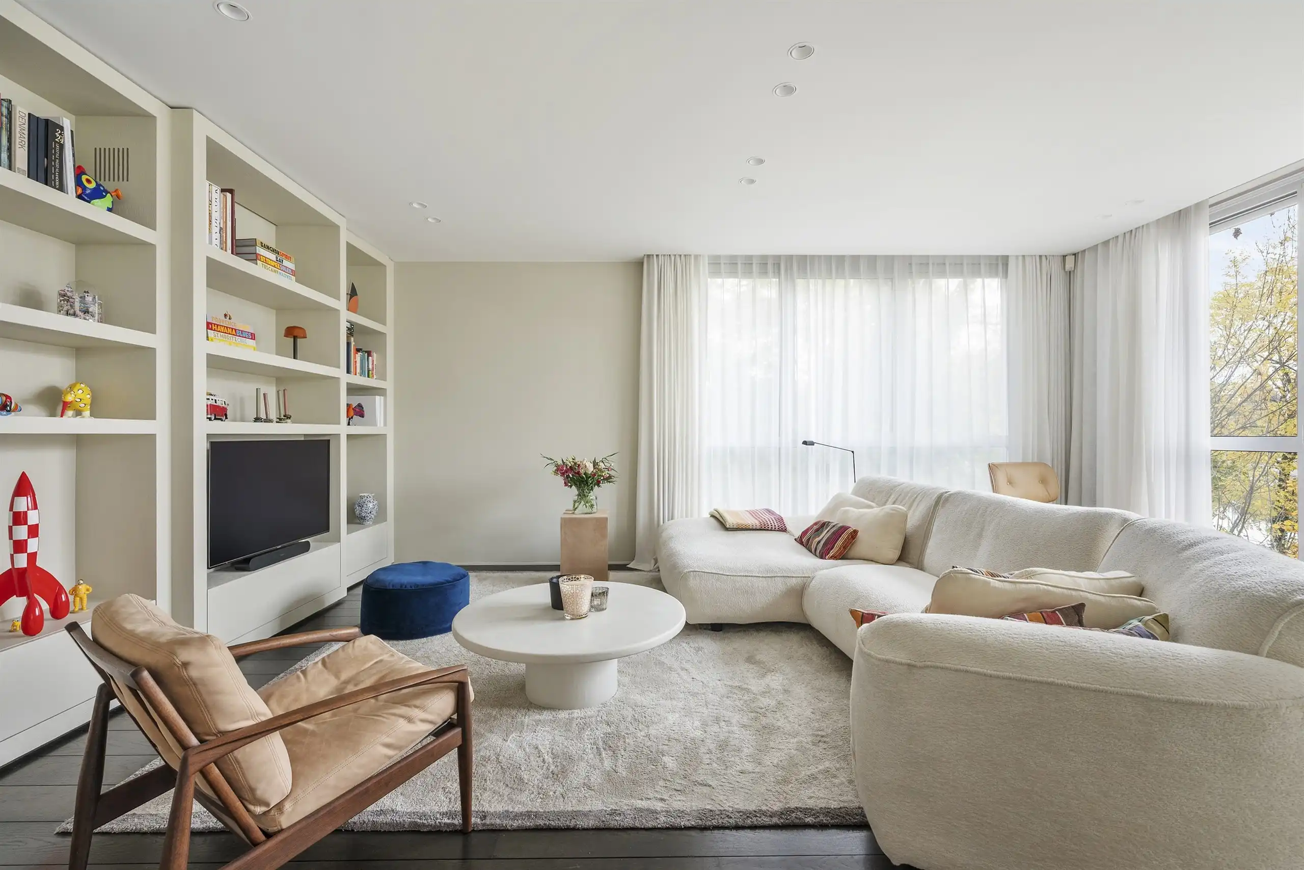 Machtig, prachtig luxe appartement met frontaal Leiezicht! foto 4