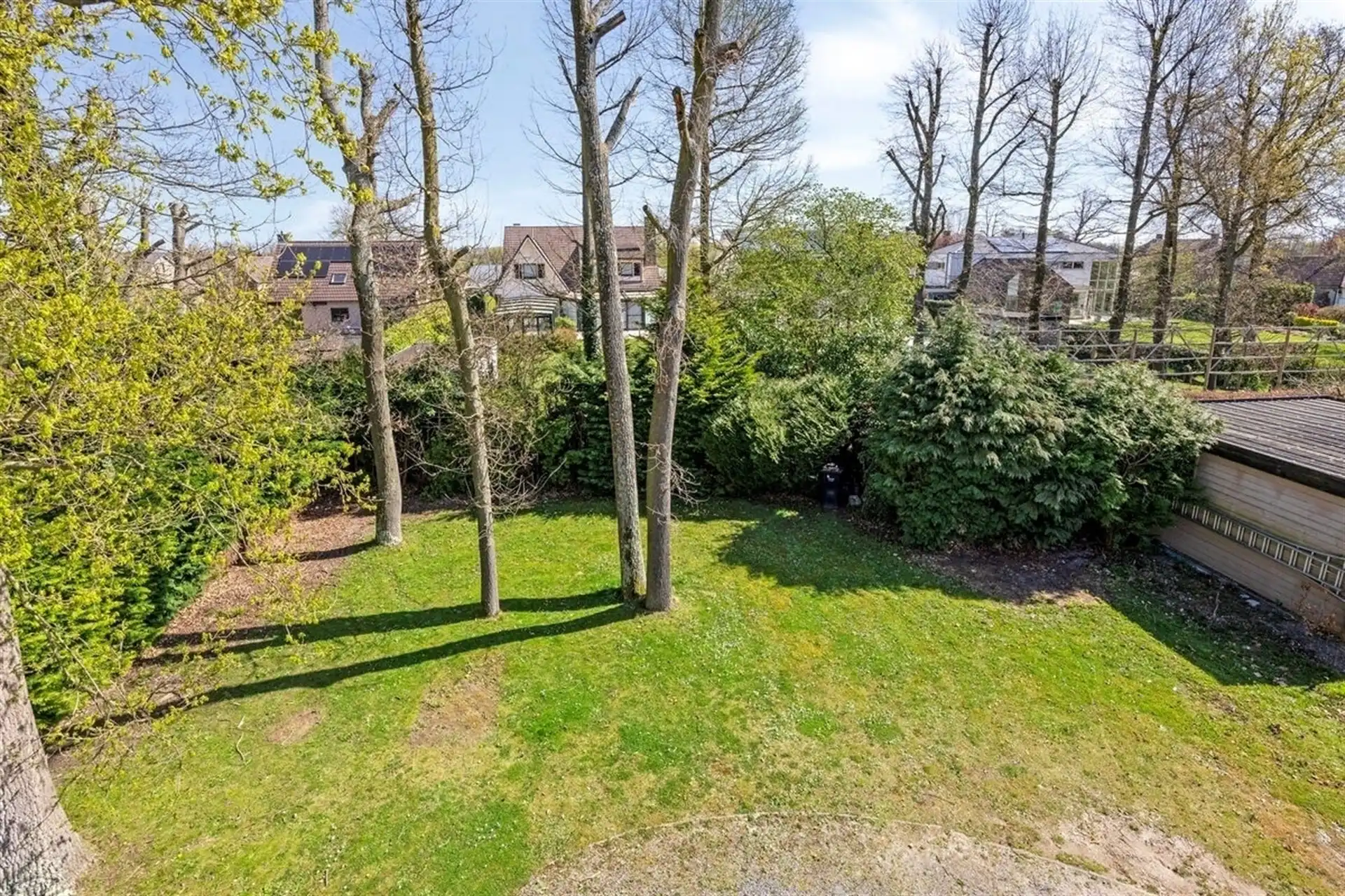 Ruime gerenoveerde villa met 4 slaapkmaers in residentiele wijk foto 4