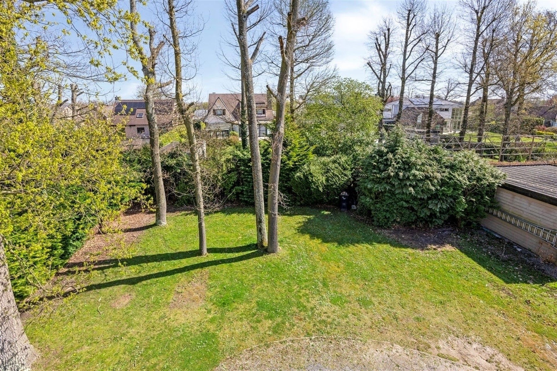 Ruime gerenoveerde villa met 4 slaapkmaers in residentiele wijk foto 4