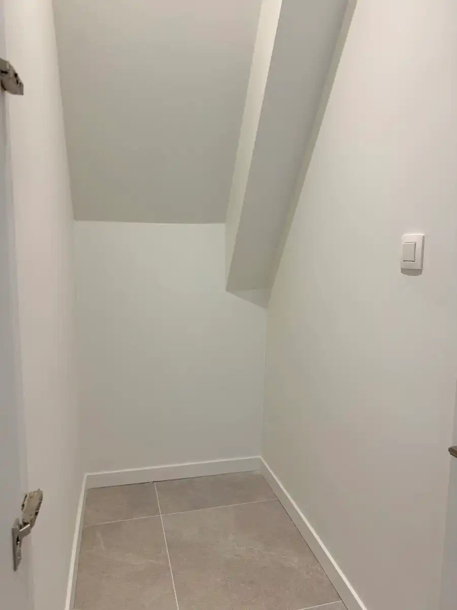 Volledig vernieuwde energiezuinige woning met garage en 3 slpk! foto 15