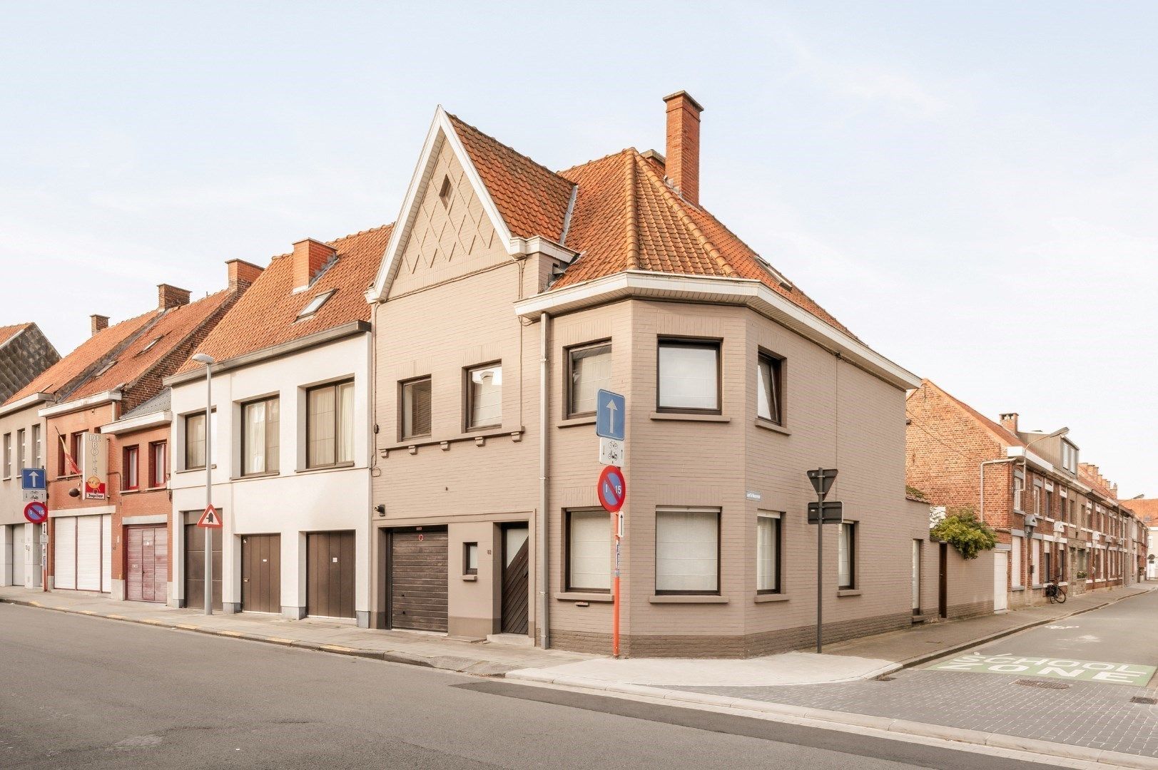 ()=>{if(producerUpdateValueVersion(node),producerAccessed(node),node.value===ERRORED)throw node.error;return node.value} Hof van 't Henneken 82 - - 8800 Roeselare