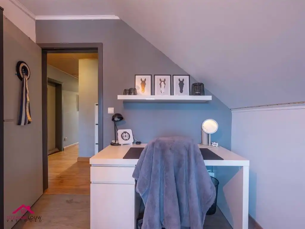 Verrassend ruime en gezellige, instapklare vrijstaande woning met paardenstal foto 39