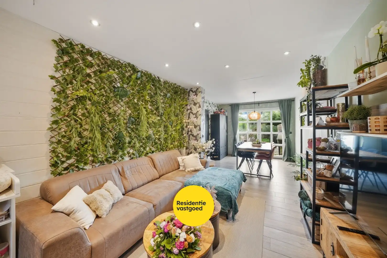 Instapklare gezinswoning met 4 slaapkamers en zonnige tuin in Bredene foto 3