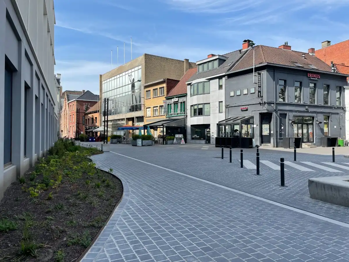 KANTOOR- of PRAKTIJKRUIMTE foto {{pictureIndex}}