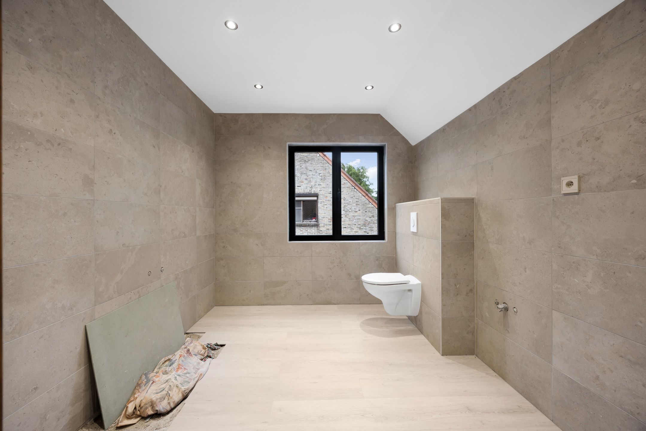 Grotendeels gerenoveerde woning met veel mogelijkheden foto 12