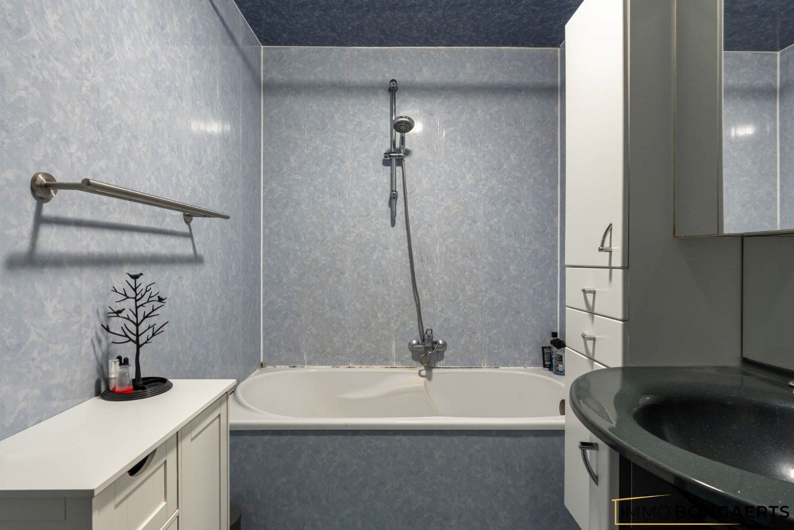 Ruime bungalow met drie slaapkamers foto 12