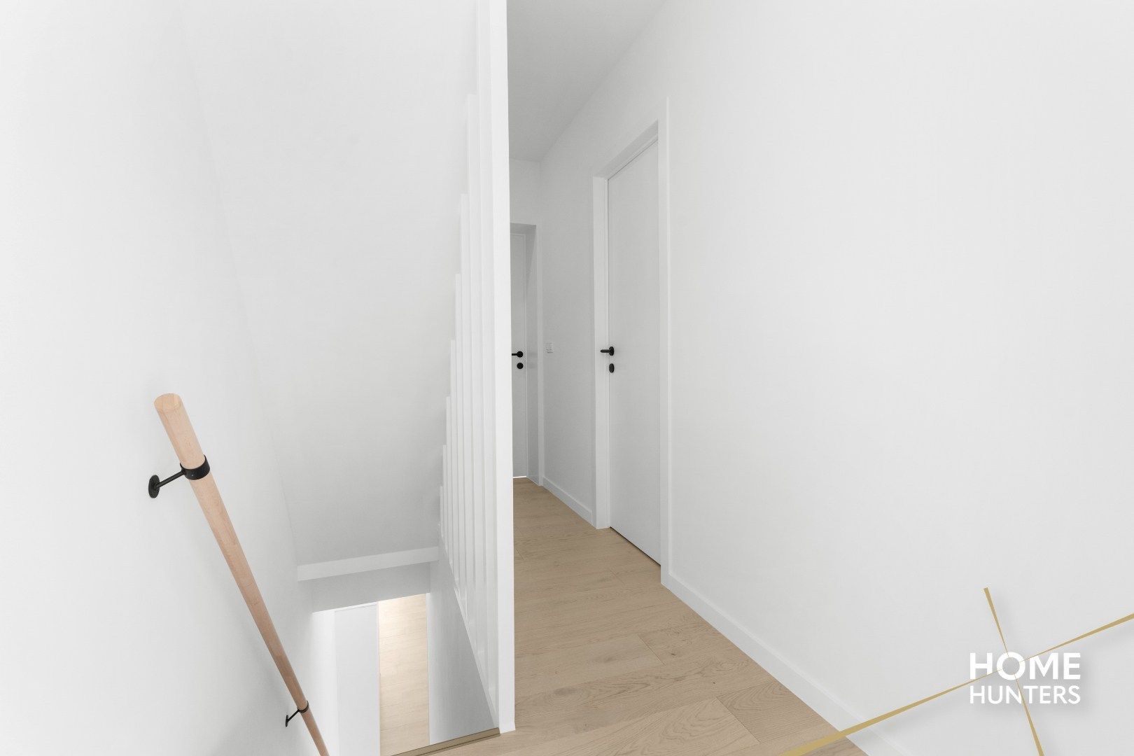 Volledig gerenoveerde woning (anno 2025) met 3 ruime slaapkamers, ruime garage + tuin te Ieper foto 10