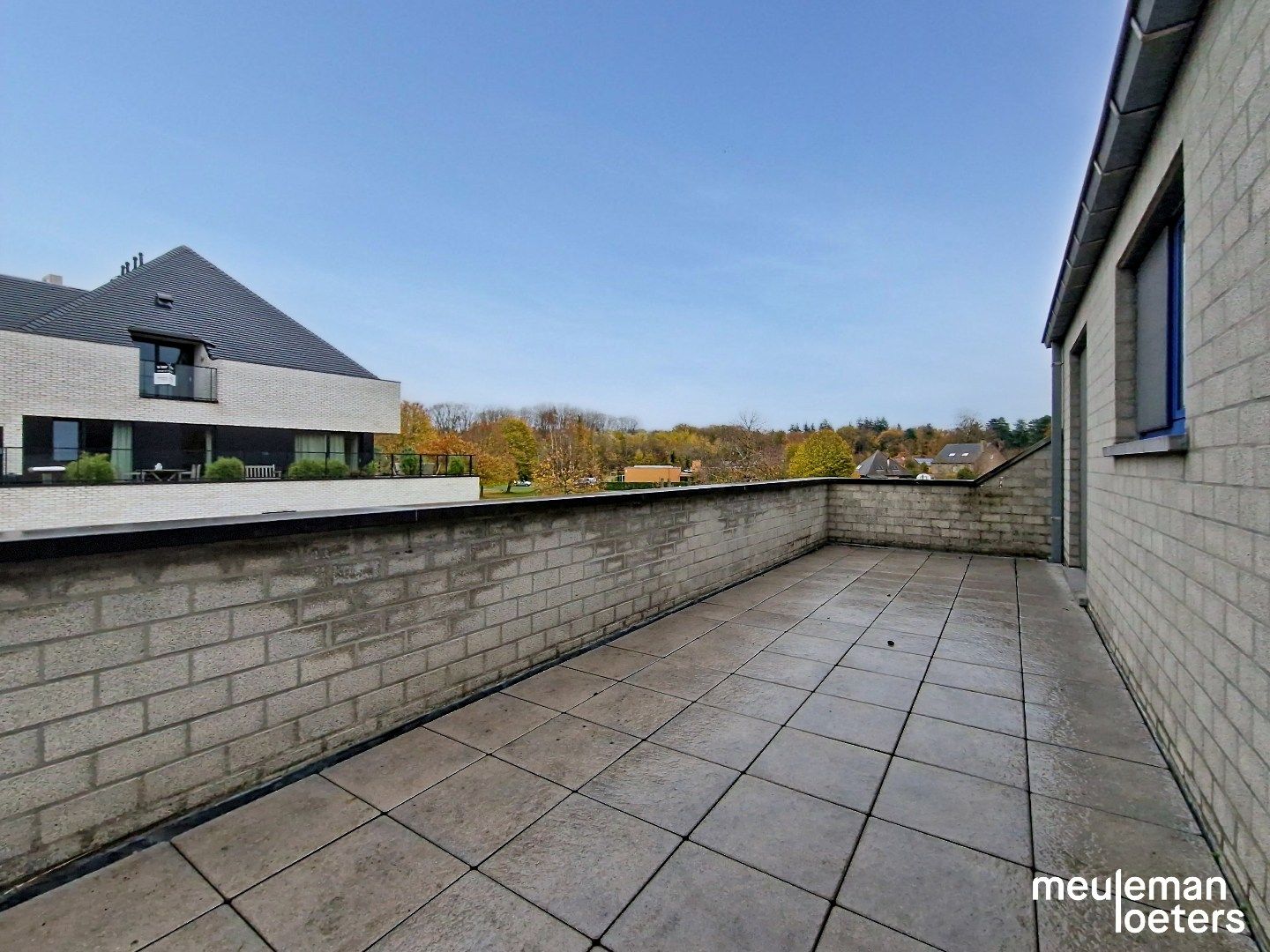 Appartement met ruime terrassen en garage foto 14