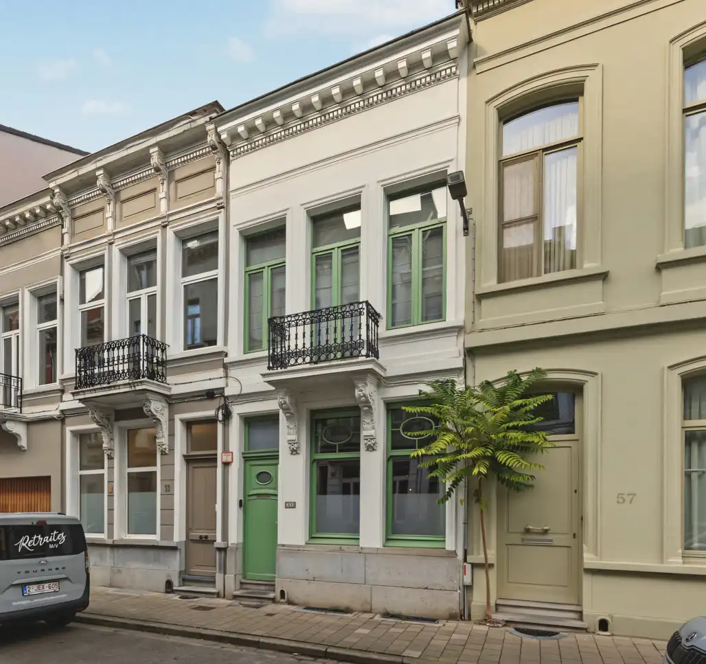 Karaktervol herenhuis met arte-déco aan de Dageraadplaats foto 27