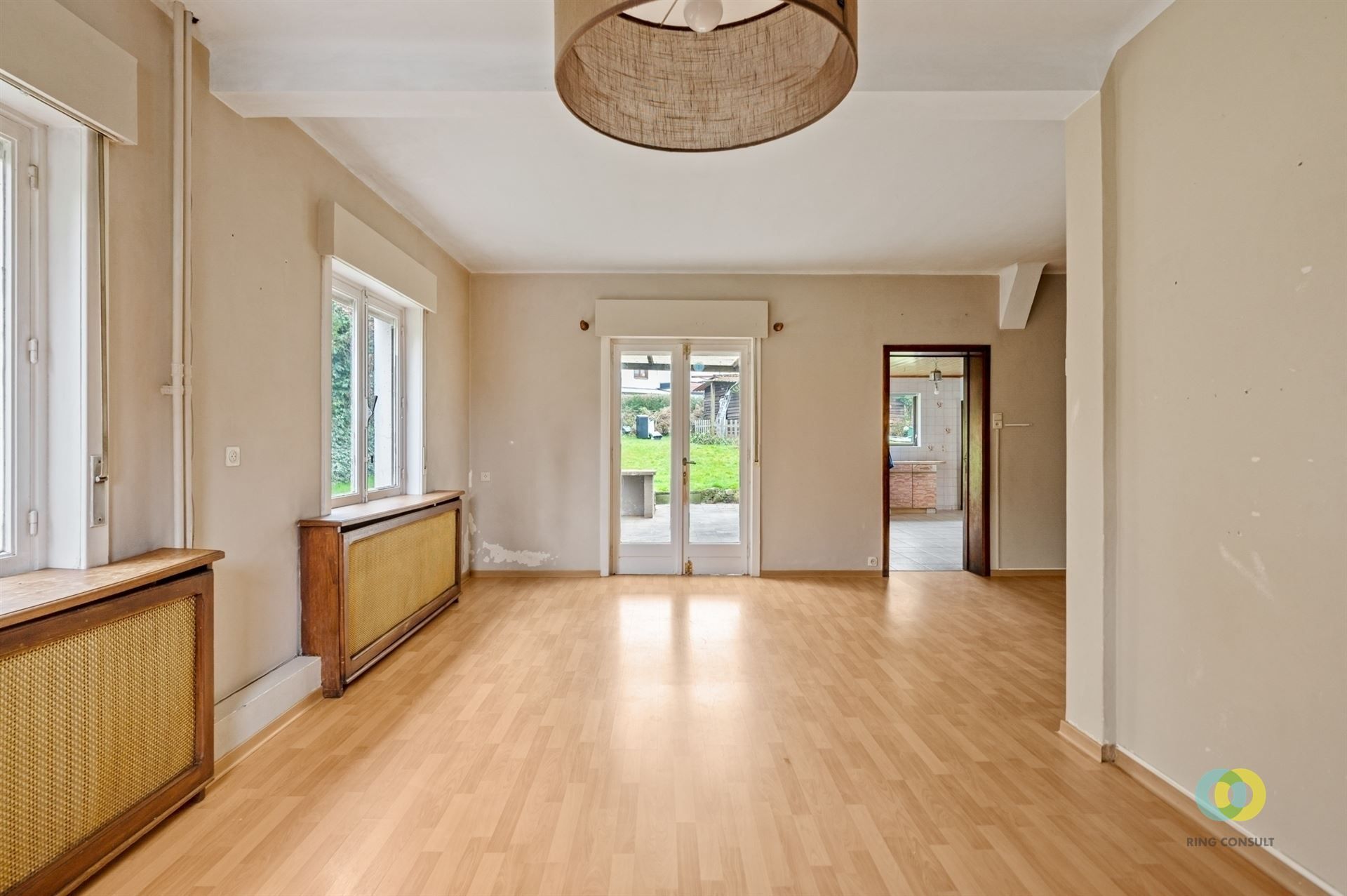 Vrijstaande woning met ruime tuin foto 5