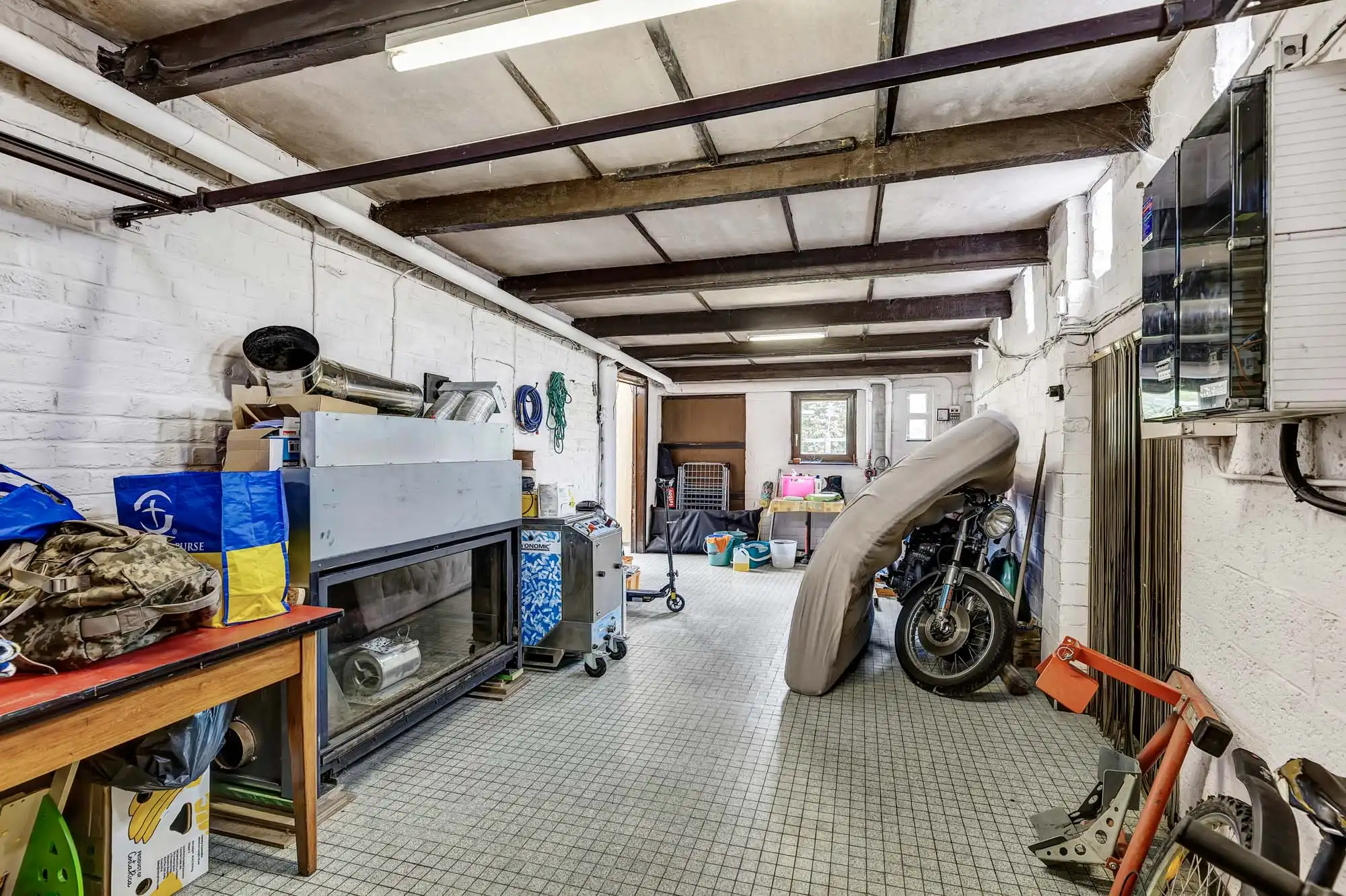 Woning op landelijke ligging met opslagplaats foto 14