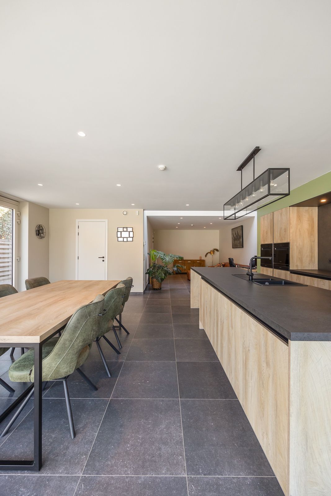 Instapklare woning met karakter, licht en ruimte in Hoevenen ! foto 8