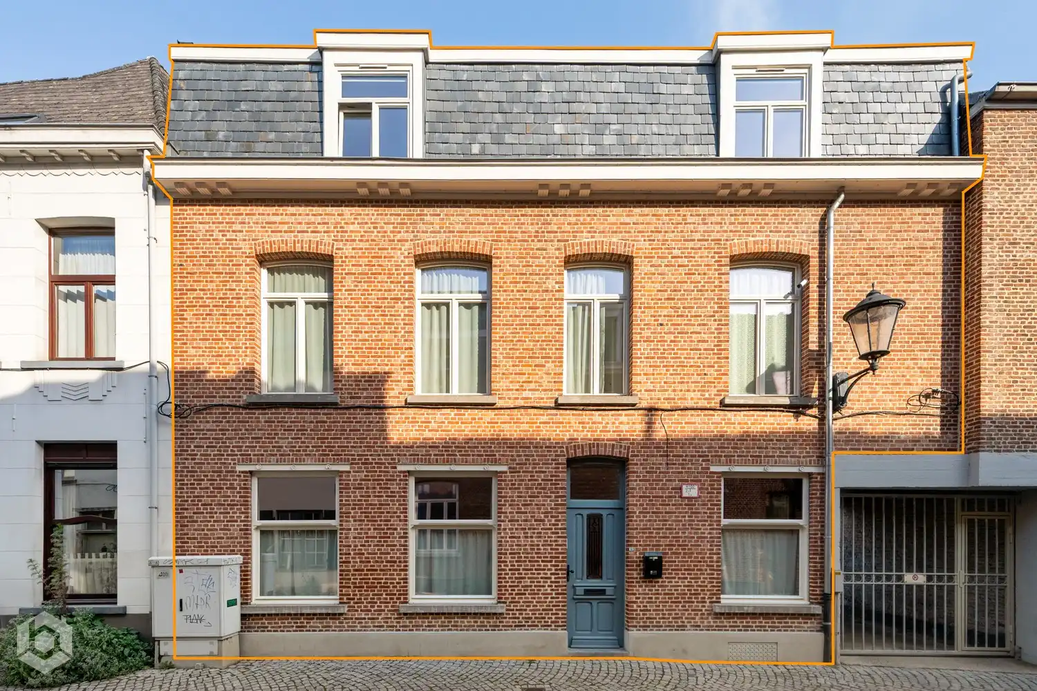 Recent gerenoveerde woning met 3 slaapkamers en 2 badkamers te Mechelen foto {{pictureIndex}}