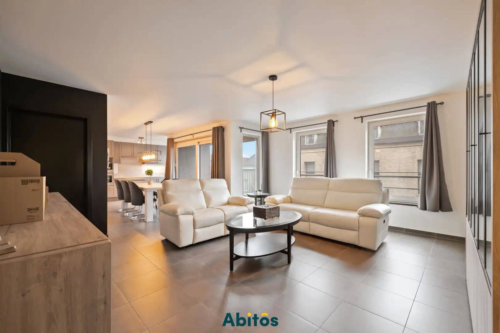 Instapklaar 2-slaapkamer appartement met terras op toplocatie nabij Gent-Dampoort foto {{pictureIndex}}