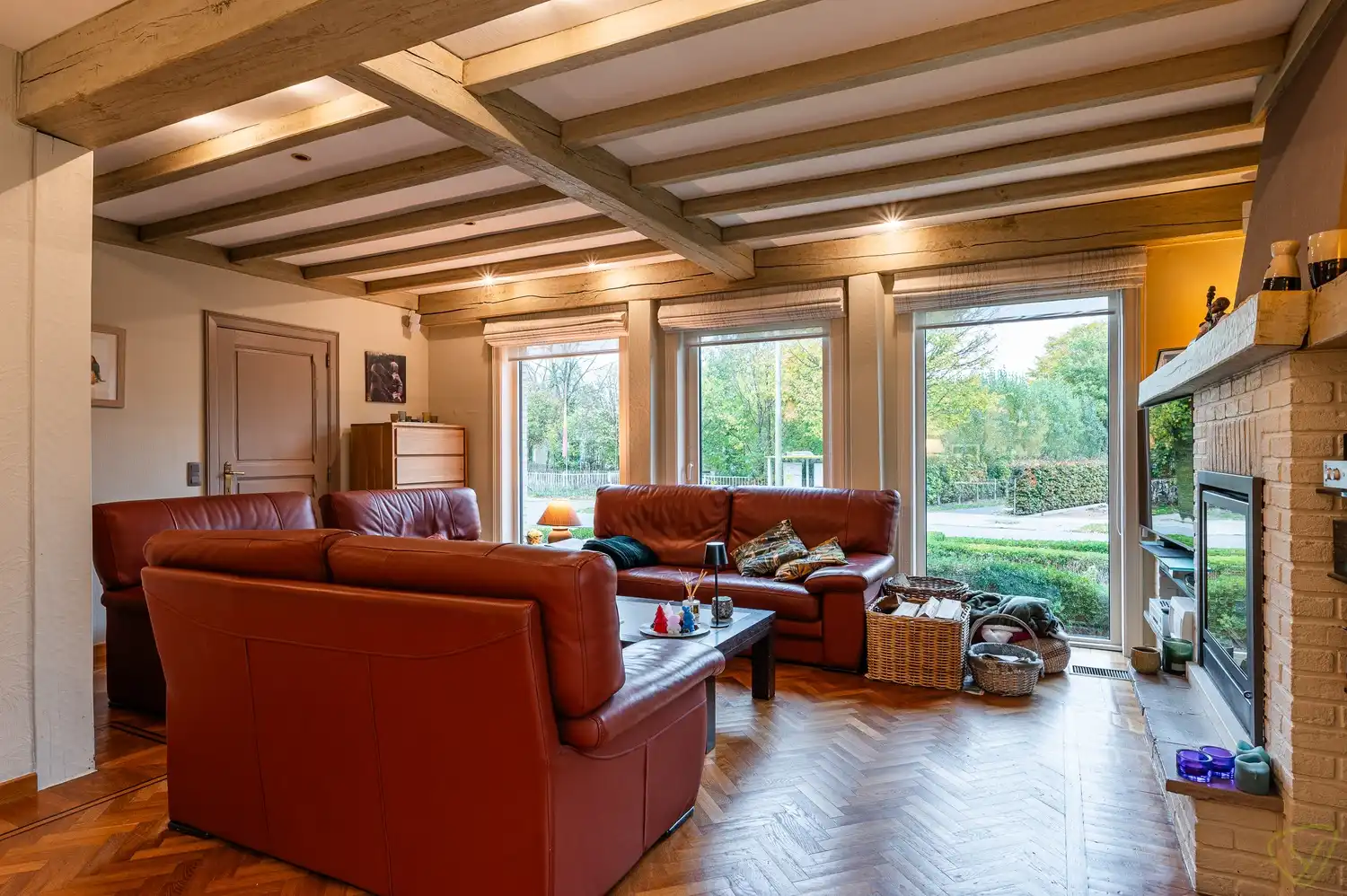 Kwalitatief afgewerkte woning met ruime woonoppervlaktes op een rustige ligging. foto 5