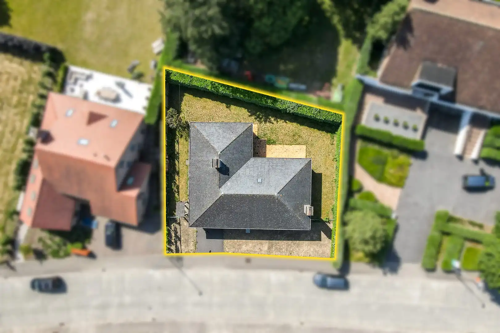 Vrijstaande bungalow met 3 slaapkamers, ruime garage en zonnige tuin foto 27