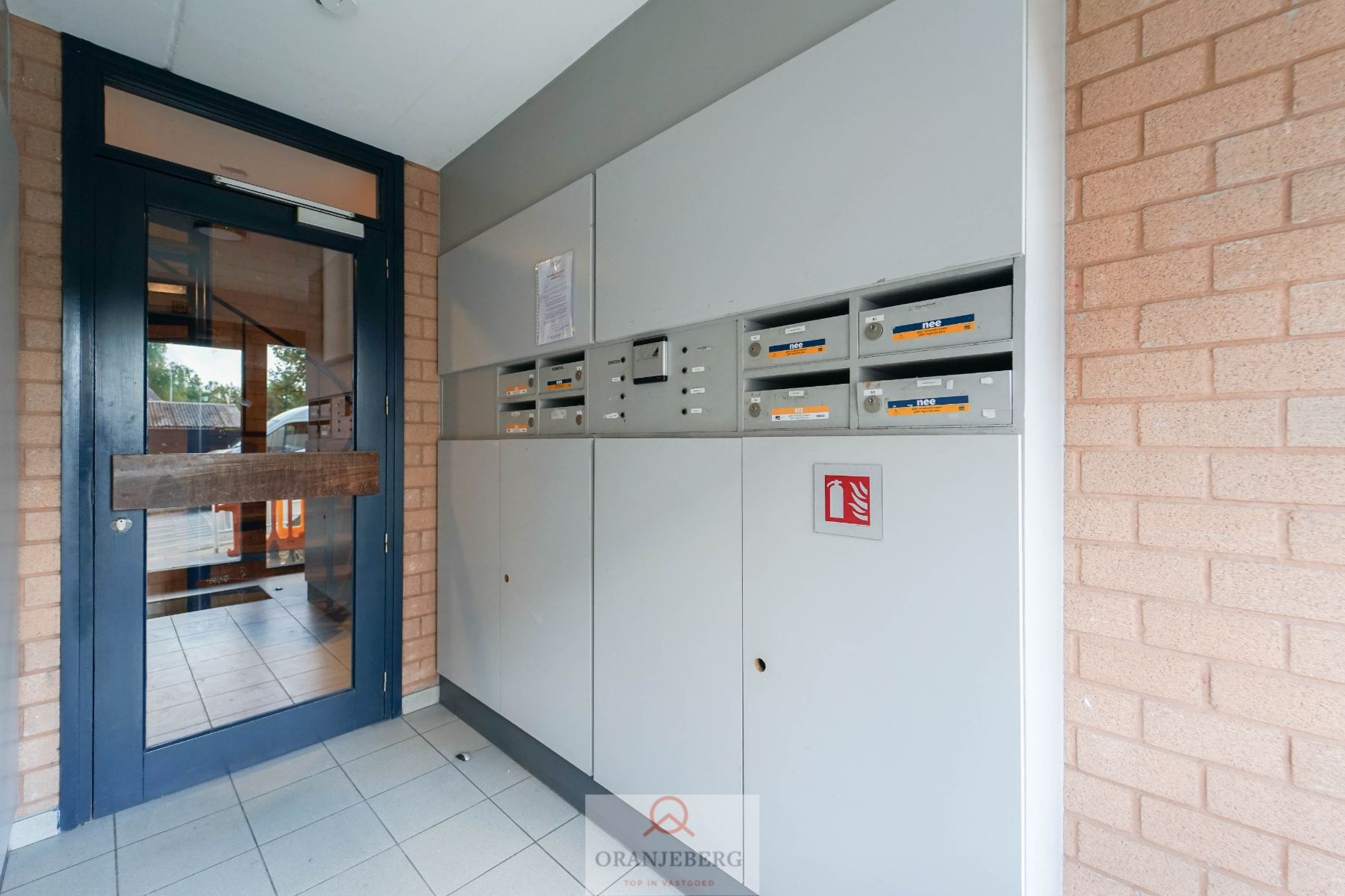 Lichtrijke studio met terras Sint-Amandsberg! foto 18