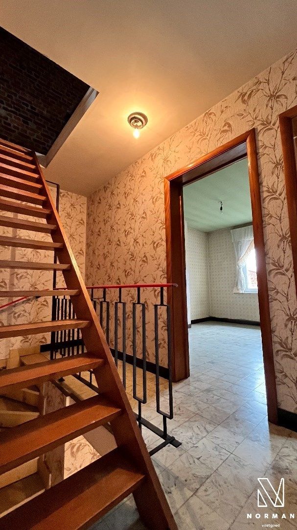 Sterke woning met mogelijks 5 kamers, 2 garages op 473 m² foto 16