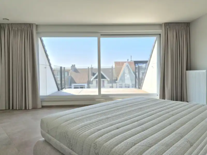 Luxe penthouse met grote terrassen in het centrum van Koksijde te koop foto 5