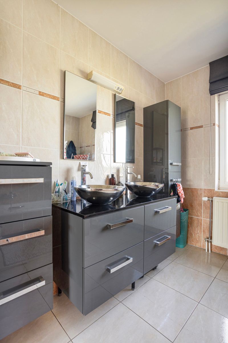Ruim appartement met 3 slaapkamers! foto 10