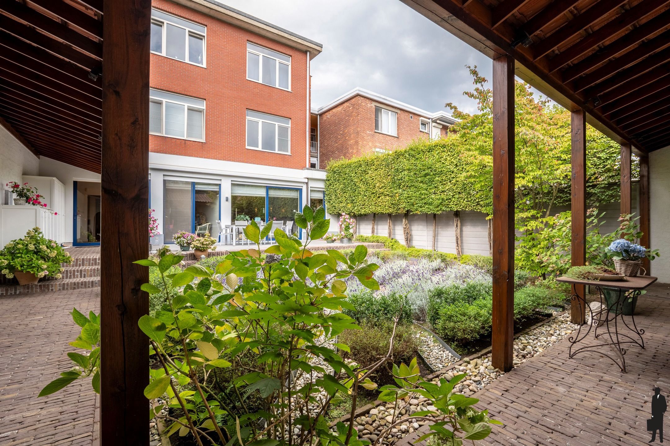Stijlvol gelijkvloers appartement met binnenterras, tuin en binnenzwembad met wellness. foto 37