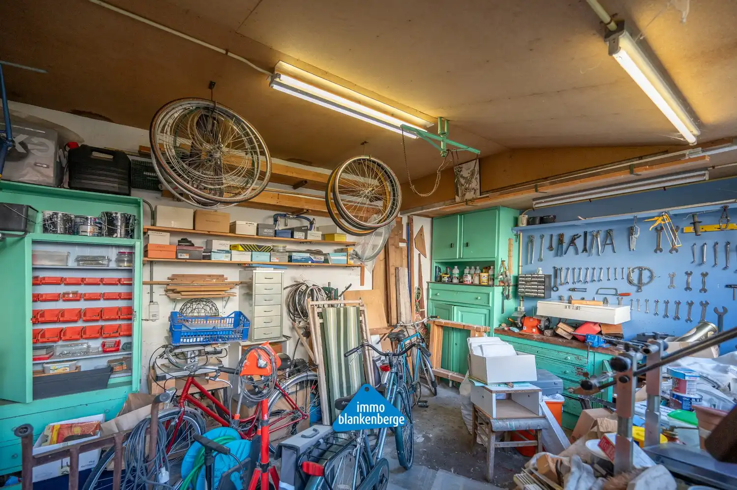 Grote gezinswoning met tuin en 7 slaapkamers nabij centrum en zee foto 6