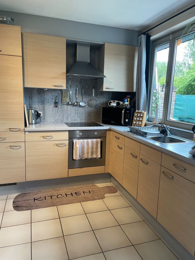 EENGEZINSWONING + garage & tuin foto 9