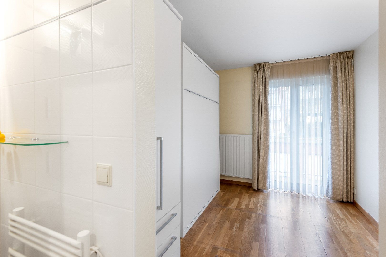 Mooi en zonnig appartement gelegen op de Van Bunnenlaan foto 11