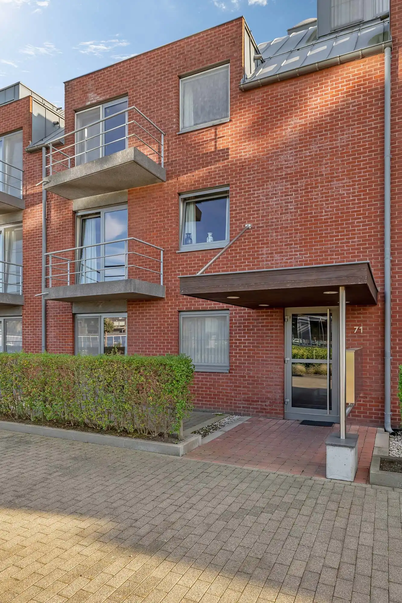 Ruim appartement met ruime garage en twee terrassen foto 19