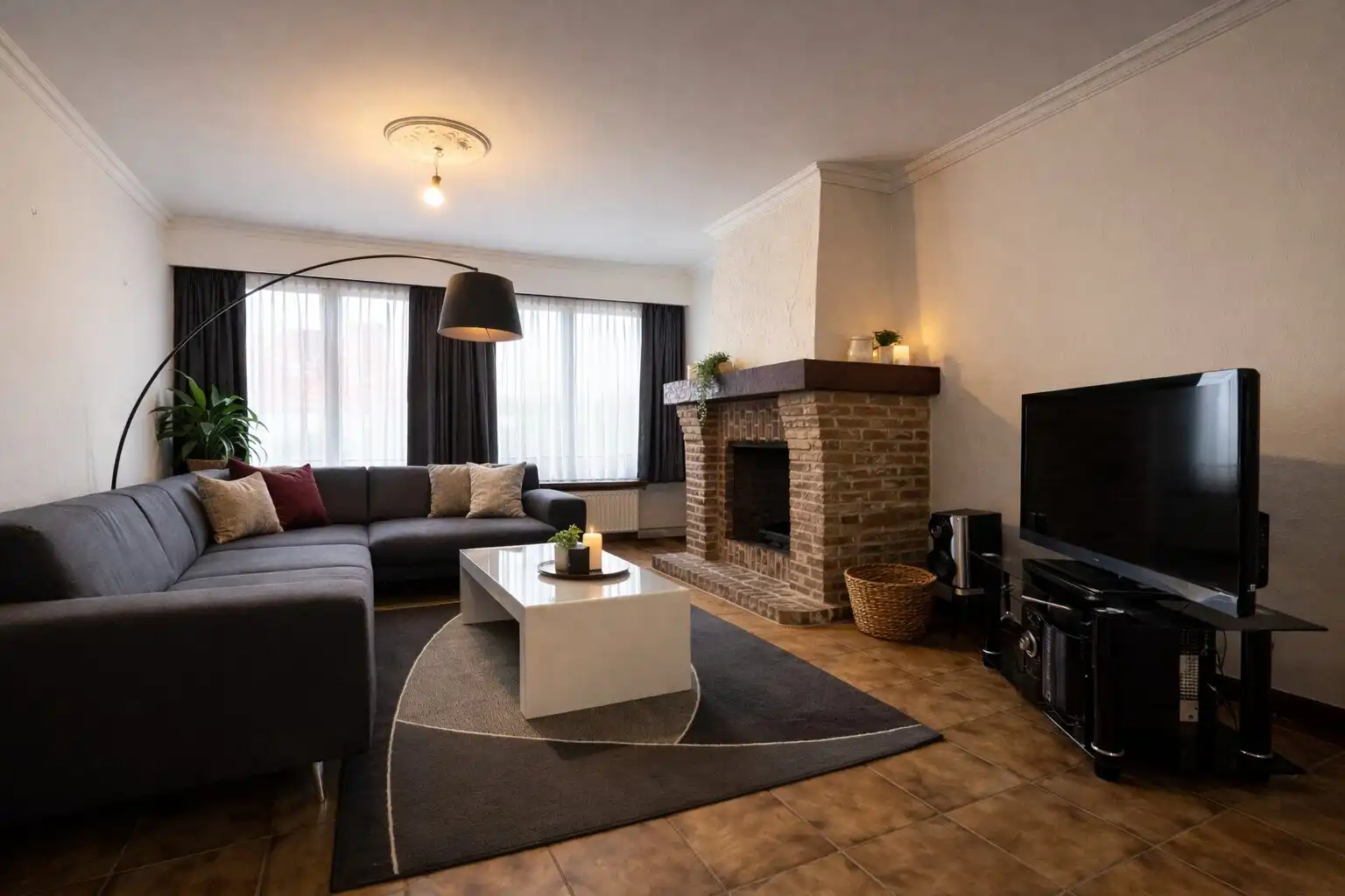 Zonnebeke – Woning met ruime tuin en uitweg achteraan foto 2