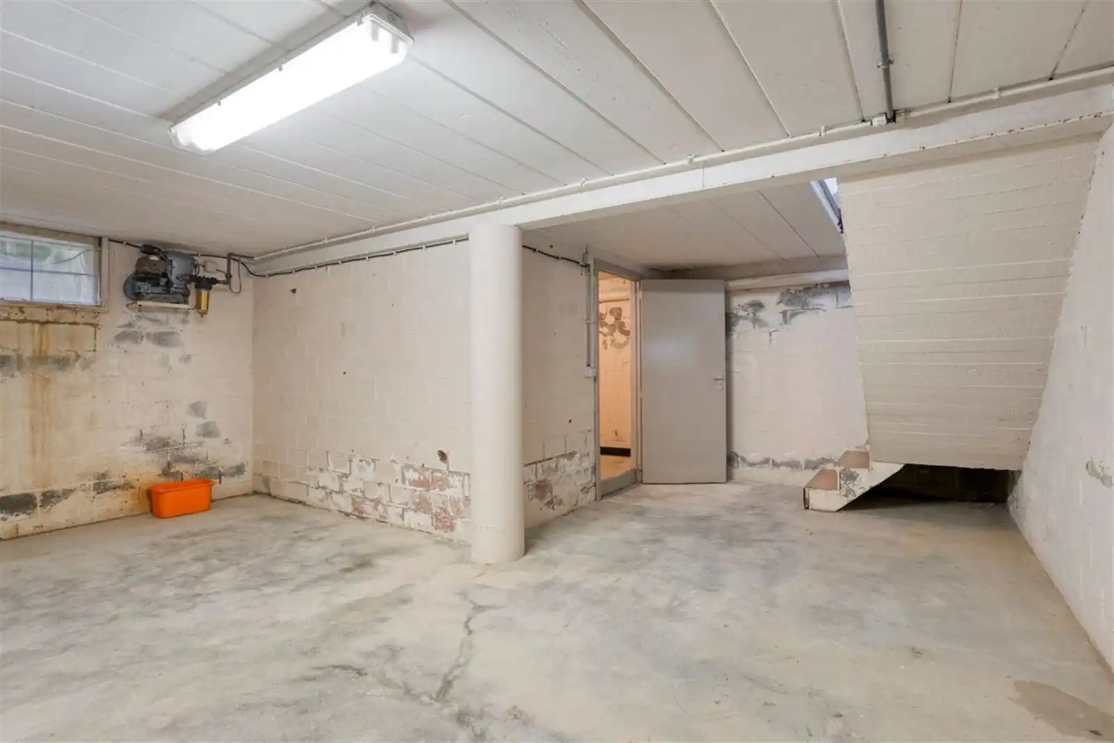 Goed gelegen woning met studio/atelier/bureau foto 12