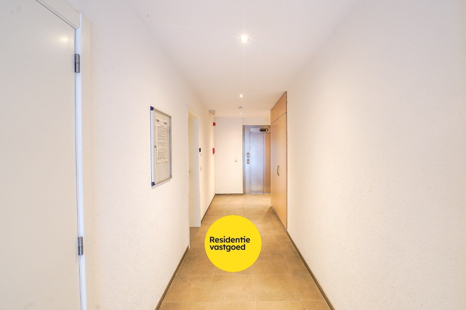 Instapklaar appartement met 2 terrassen te Mariakerke foto 16