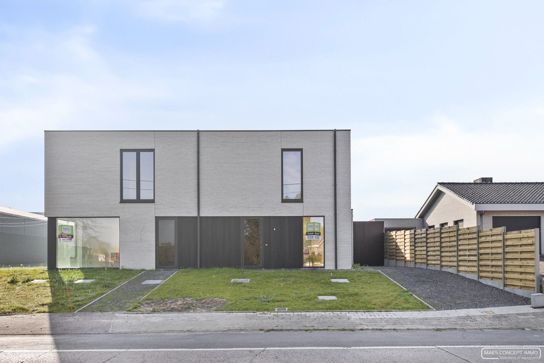 Energiezuinige instapklare nieuwbouwwoning te koop te Anzegem foto {{pictureIndex}}