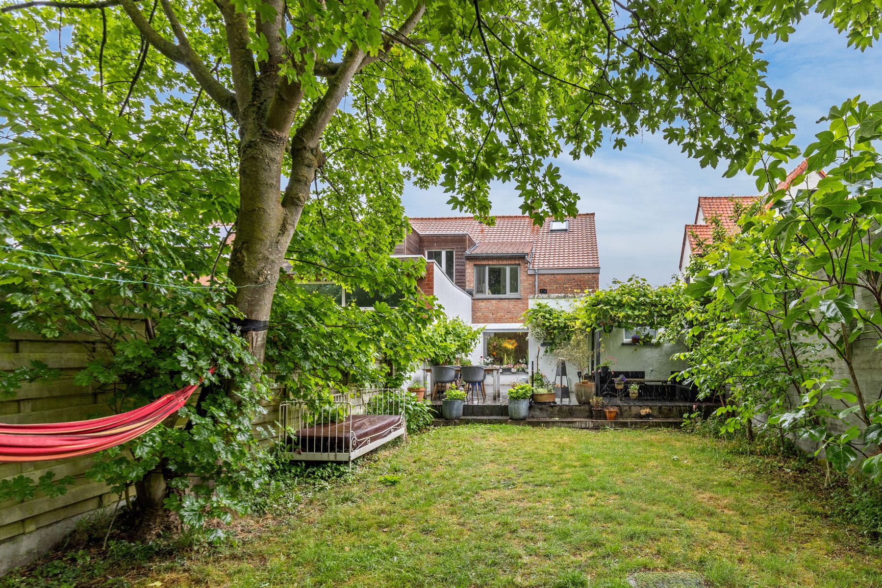 Gerenoveerde gezinswoning met groene tuin in Assebroek! foto 17