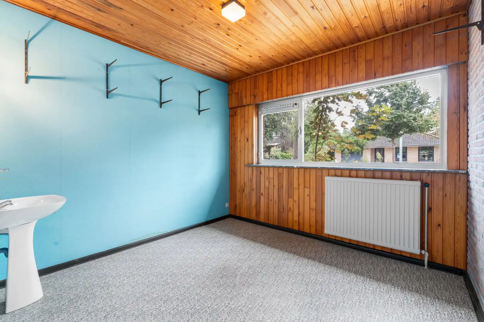 Ruime woning met 3 slaapkamers en garage op 443 m² in rustige woonwijk foto 14