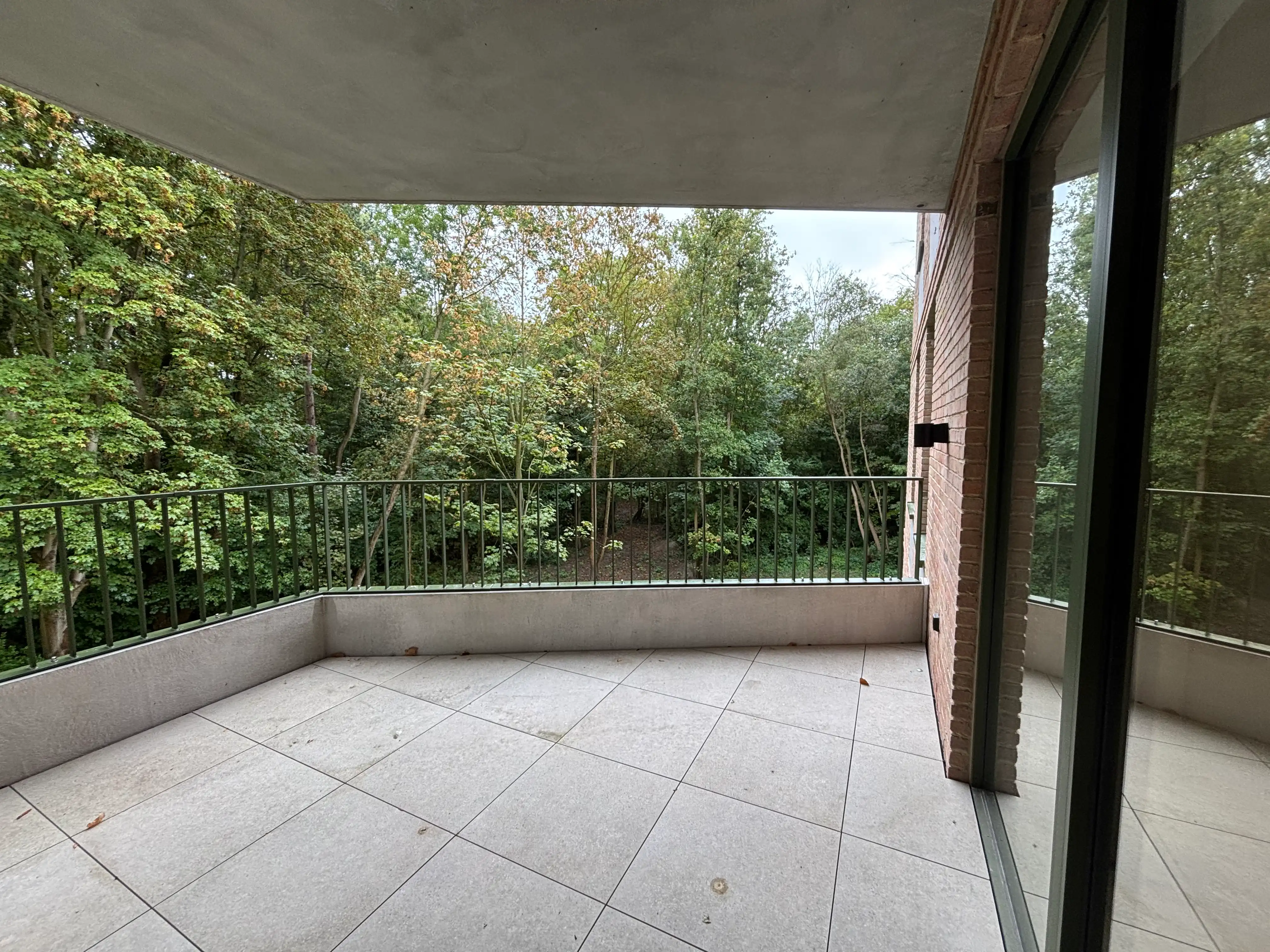 LUXUEUS NIEUWBOUWAPPARTEMENT MET SLAAPKAMER, BUREAU EN RUIM TERRAS foto 3