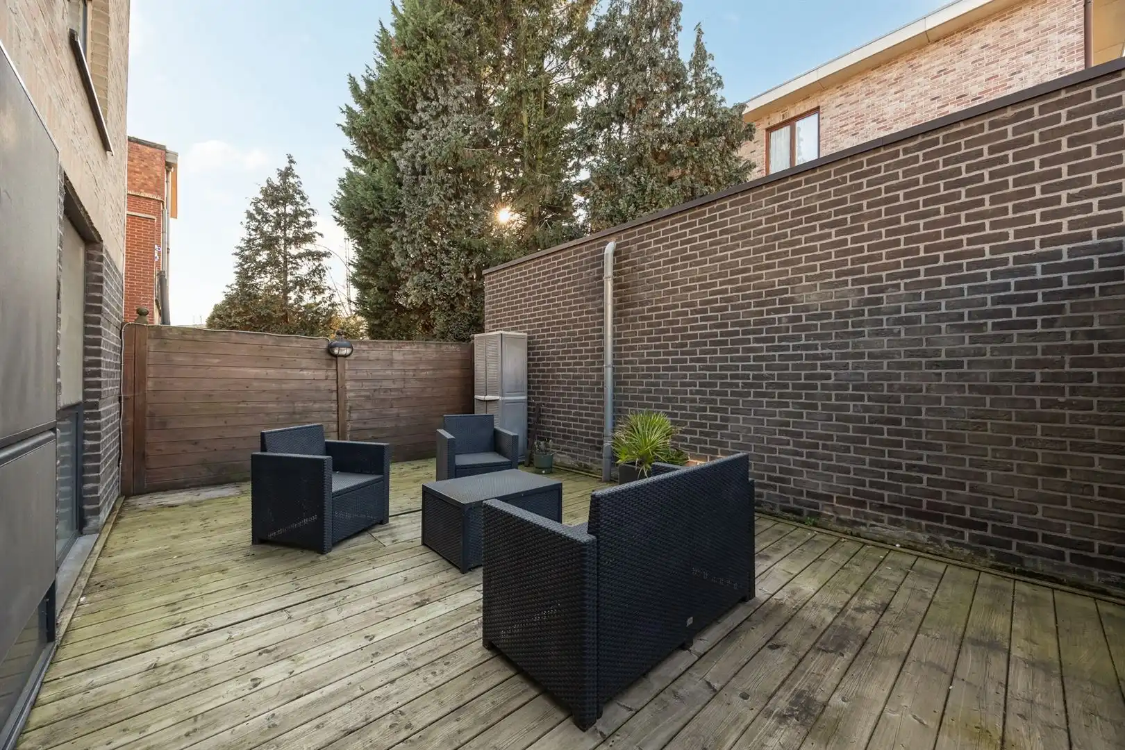 Eigentijds gelijkvloers appartement met 2 slaapkamers, terras en autostaanplaats foto 10