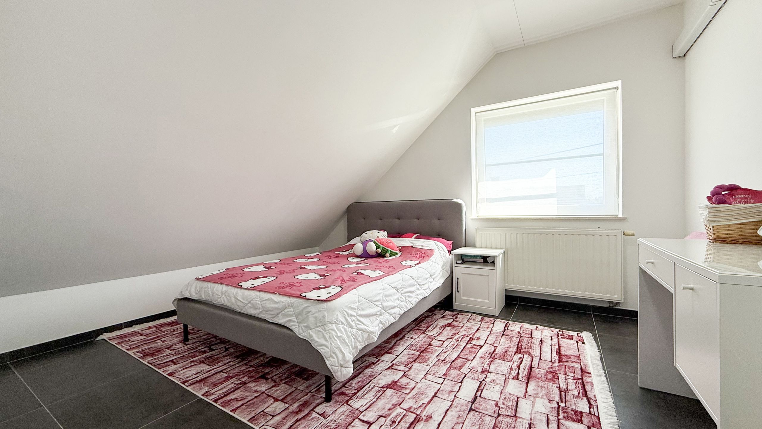 Instapklare woning met 4 spks en volledig aangelegde tuin! foto 28
