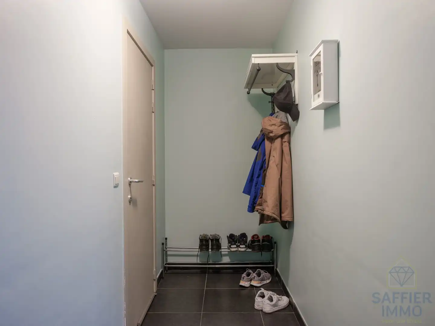 Ruim appartement met 3 slaapkamers, 2 badkamers en 2 staanplaatsen in centrum Dentergem foto 4