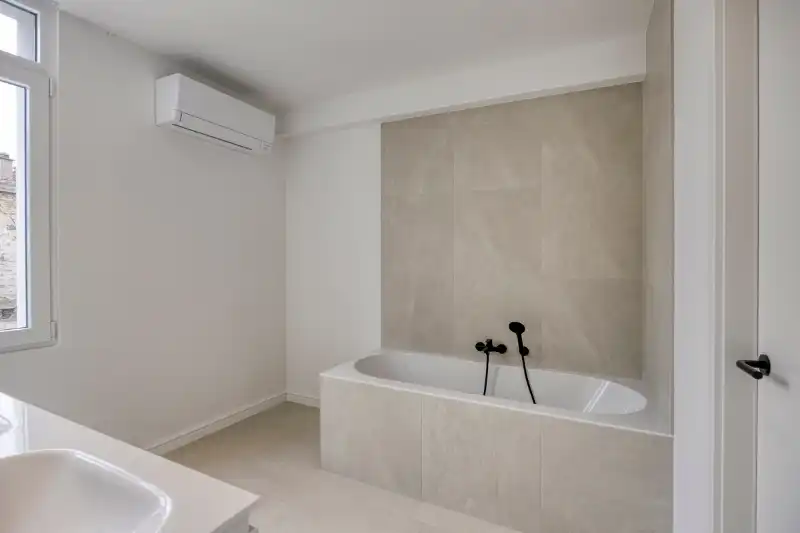 Herenhuis, 305 m2 bewoonb, met tuin en 50 meter van de schelde! foto 9