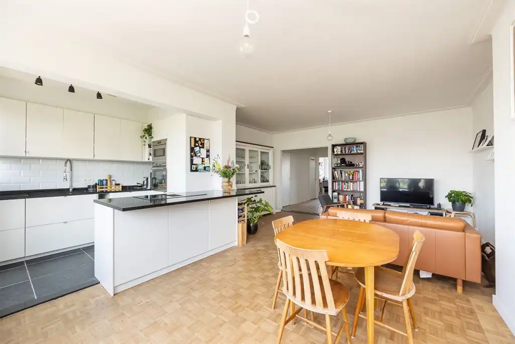 Instapklaar appartement met open zicht foto {{pictureIndex}}