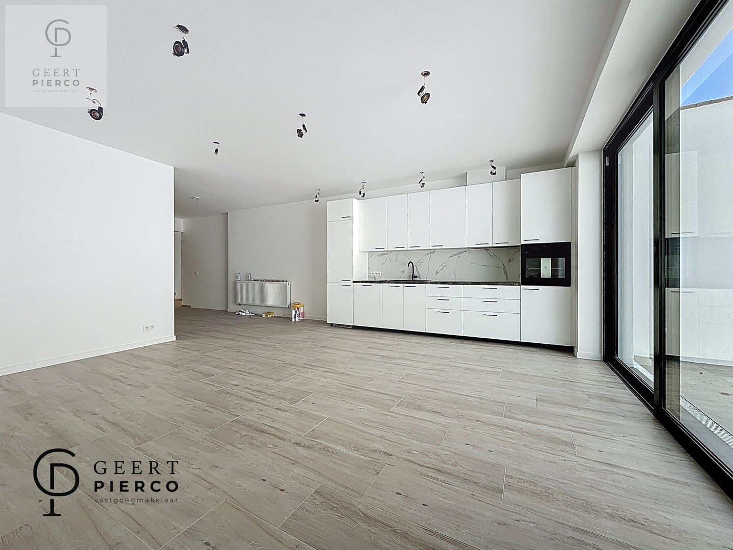 Ruim pand te Attenhoven foto 2