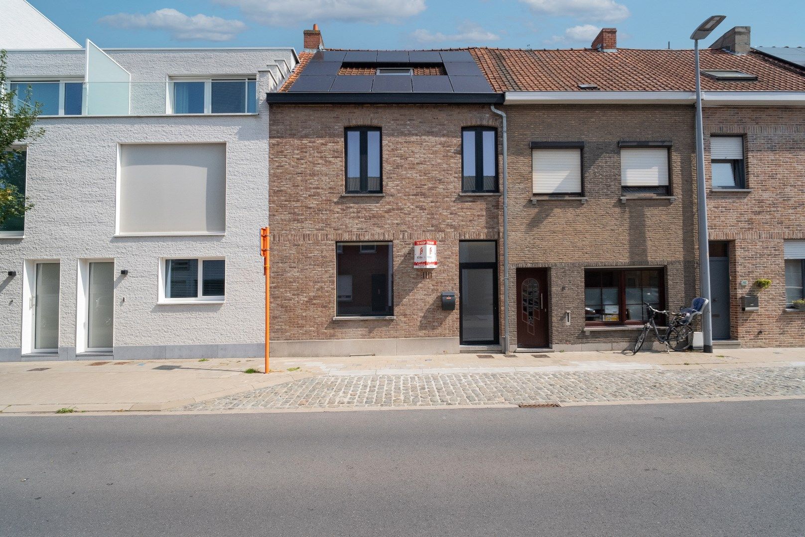 Recentelijk gerenoveerde en energiezuinige woning met uitweg en garage foto 1