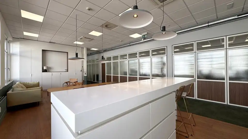 Mooi instapklaar kantoor te huur in Ceka Center Antwerpen foto 9