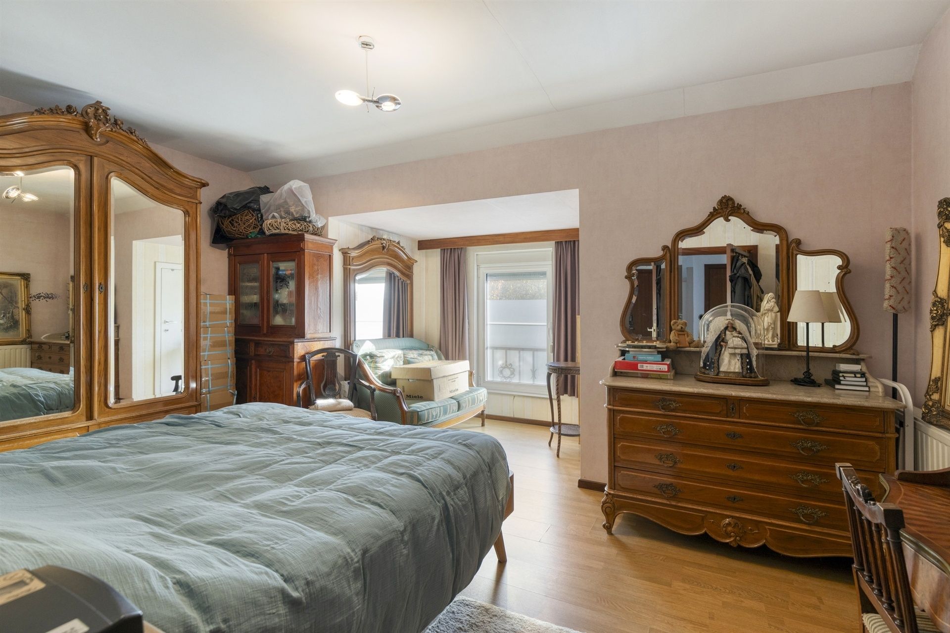 Karaktervolle, ruime villa met 4 slaapkamers foto 16