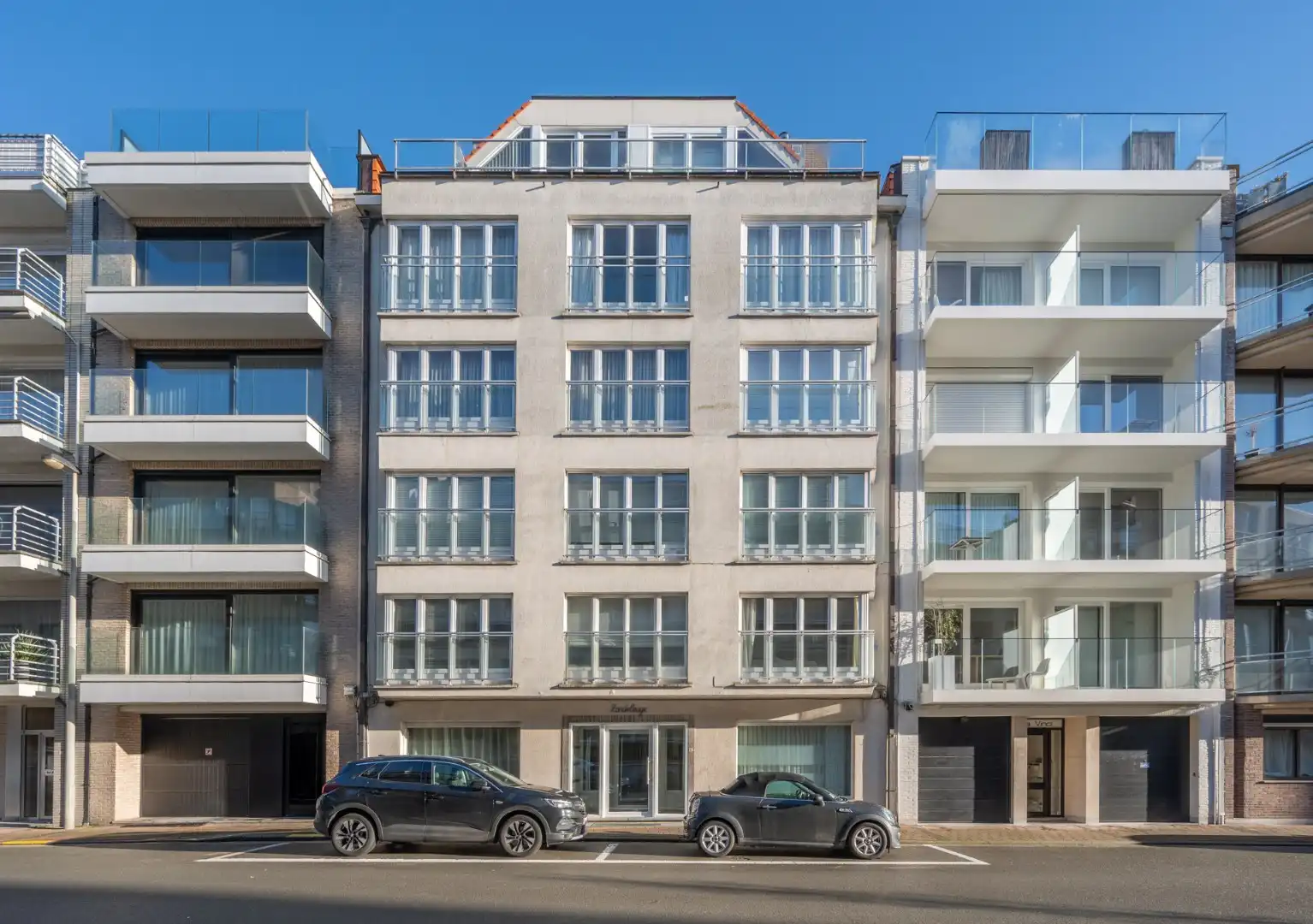 Smaakvol gerenoveerd appartement met ruim terras in hartje Knokke foto 4