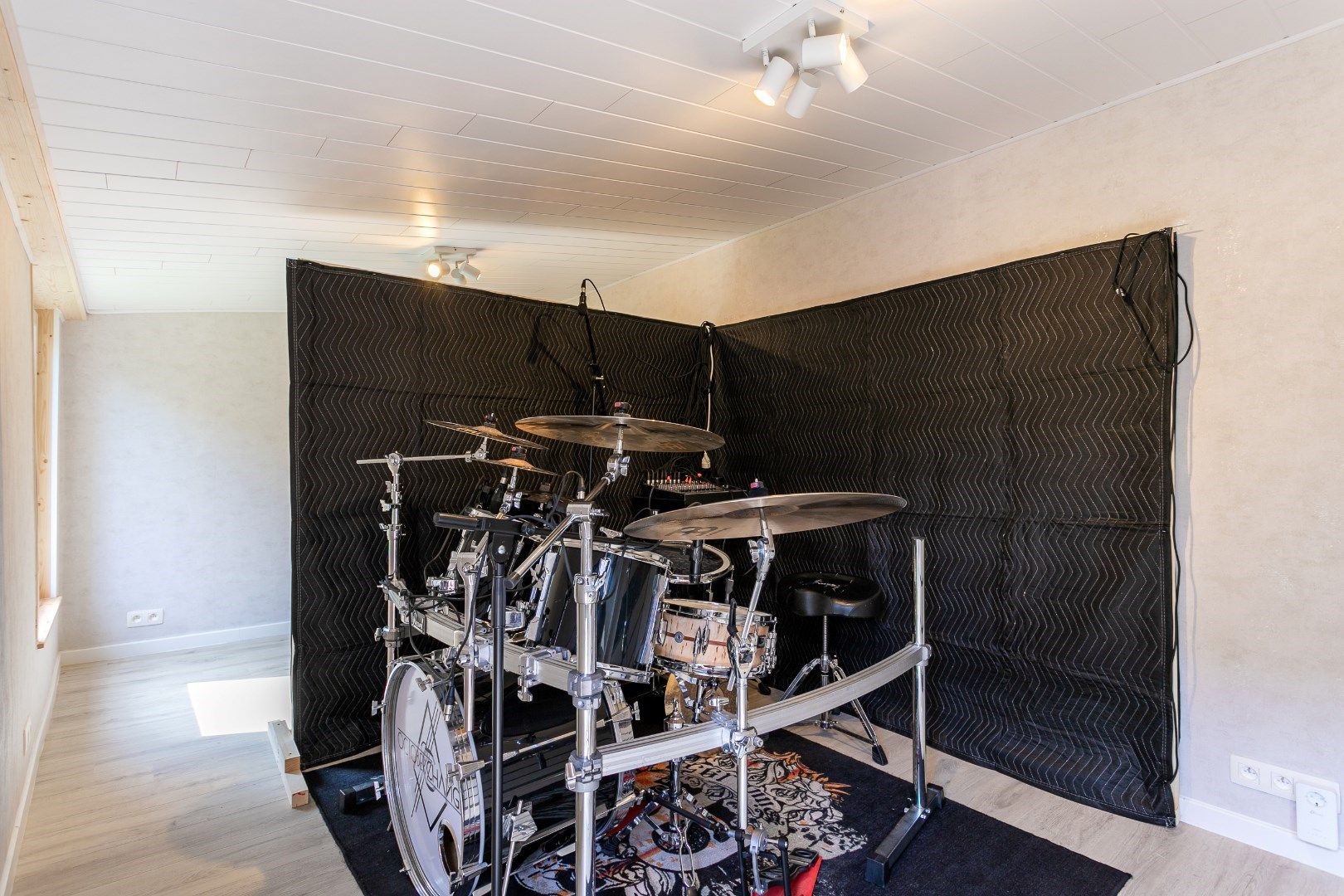 Instapklare woning te Dworp met 5 slkp., garage en tuin foto 22