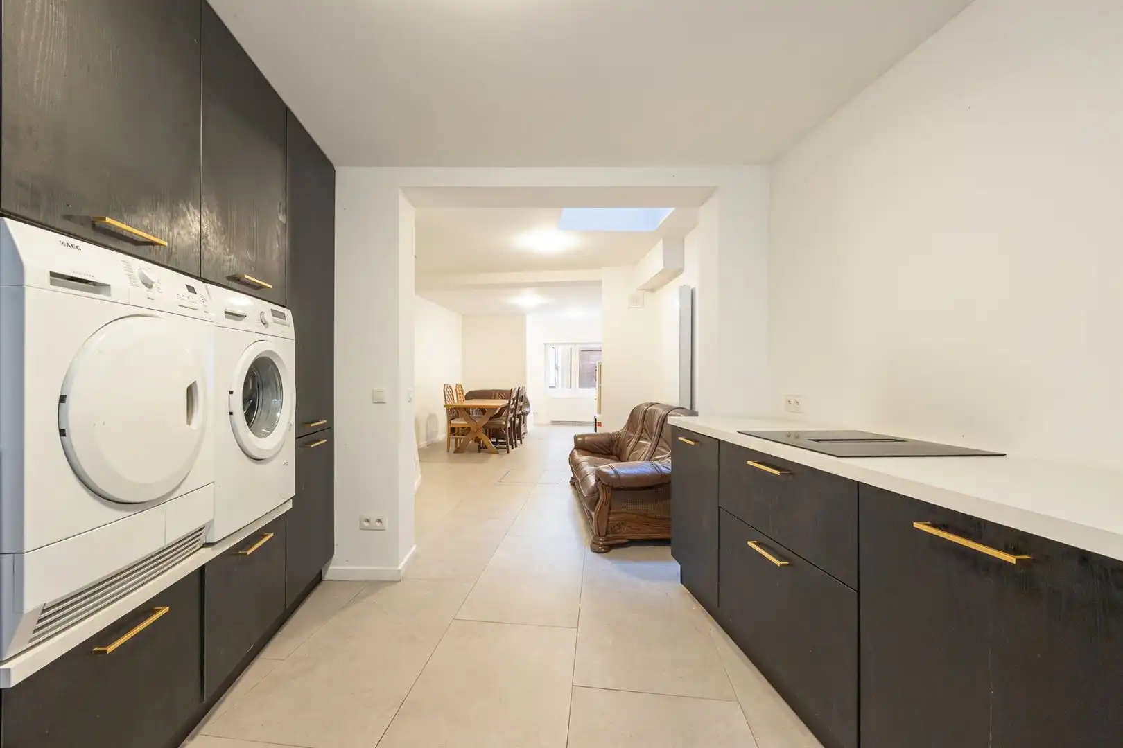 Gerenoveerde woning met 4 kamers aan UA foto 6