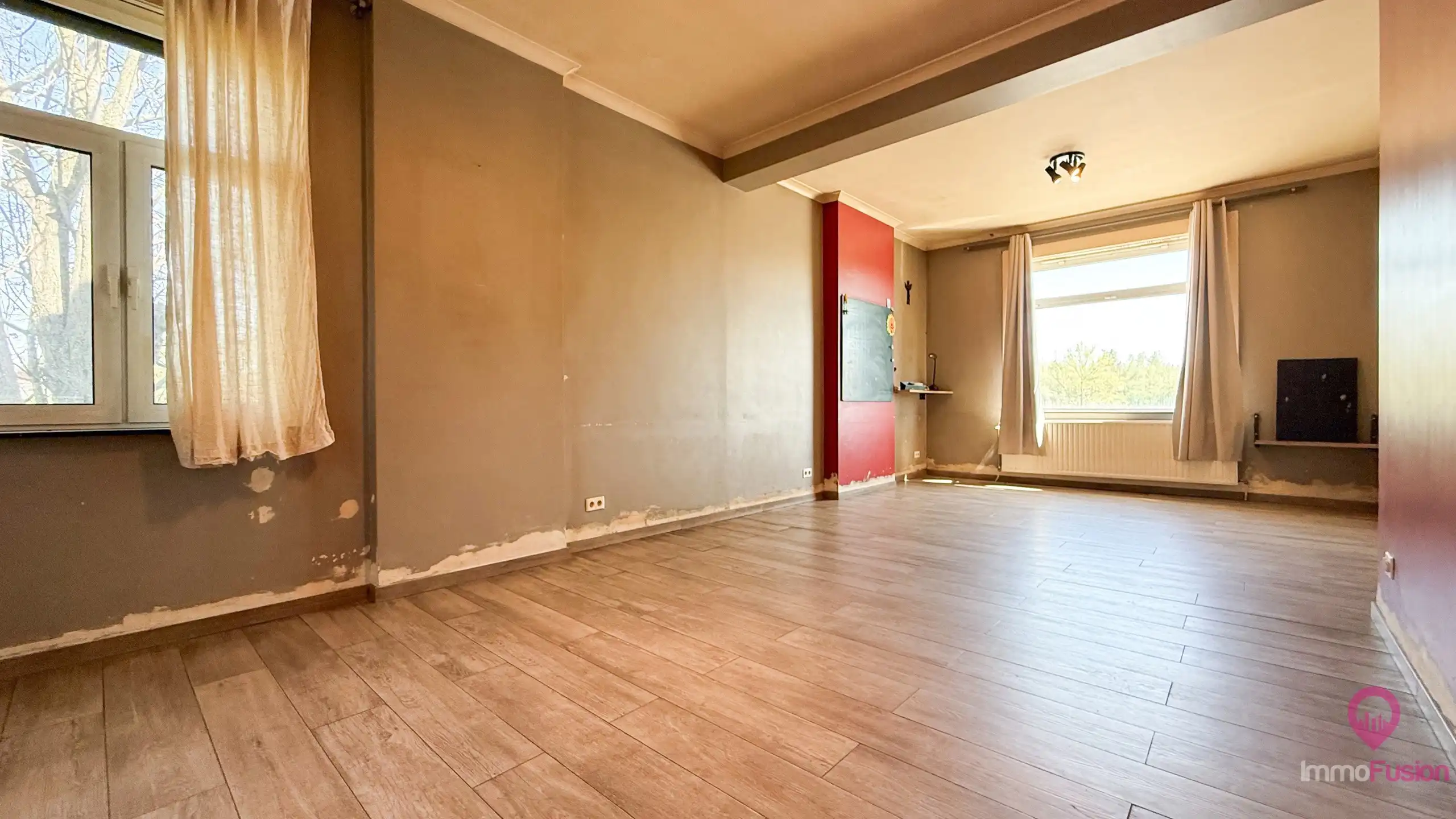 Te renoveren woning met 3 slpkms op ruim perceel van 8a58ca! foto 8