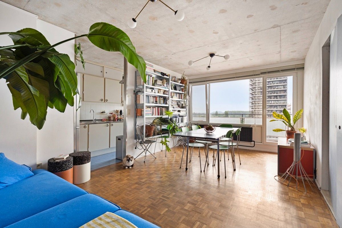 Verzorgd en instapklaar 1-slaapkamerappartement met rustgevend uitzicht op de Leiekaai foto 3